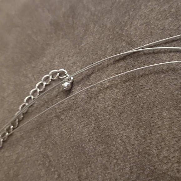 3/$30 VTG Silvertone Layered Floating Illusion Beaded Station Necklace - Picture 5 of 9